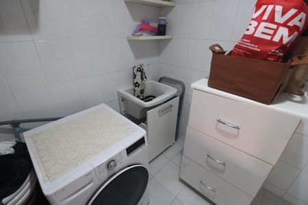 Casa de condomínio à venda com 181m², 3 quartos e 2 vagasÁrea de serviço
