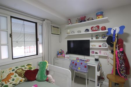 Casa de condomínio à venda com 181m², 3 quartos e 2 vagasQuarto 2