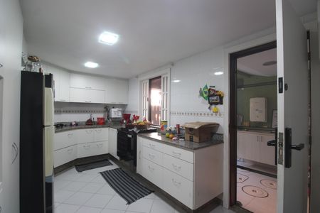 Casa de condomínio à venda com 181m², 3 quartos e 2 vagasCozinha