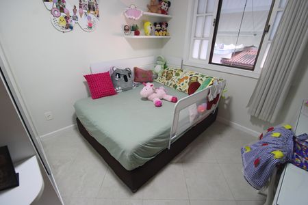 Casa de condomínio à venda com 181m², 3 quartos e 2 vagasQuarto 2