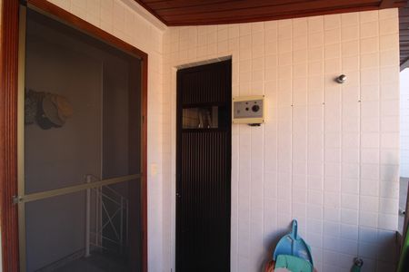 Casa de condomínio à venda com 181m², 3 quartos e 2 vagasTerraço - Sauna
