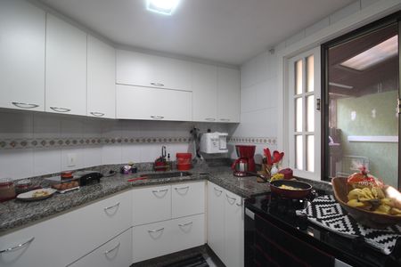 Casa de condomínio à venda com 181m², 3 quartos e 2 vagasCozinha