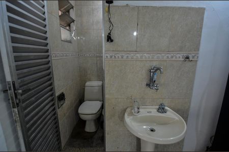 Casa para alugar com 130m², 2 quartos e sem vaga Casa para alugar com 130m², 2 quartos e sem vagaBanheiro de Serviço