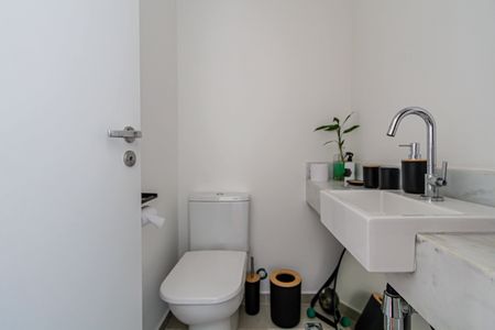 Lavabo de apartamento à venda com 2 quartos, 107m² em Vila Romana, São Paulo