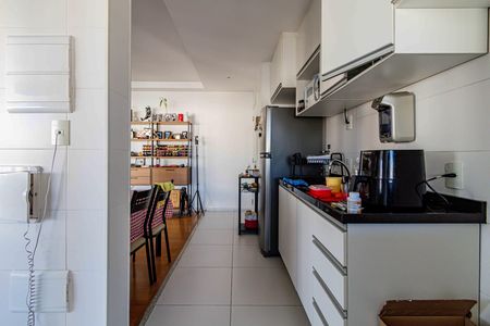 Apartamento à venda com 107m², 2 quartos e 2 vagas Apartamento à venda com 107m², 2 quartos e 2 vagasCozinha