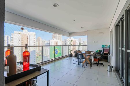Apartamento à venda com 107m², 2 quartos e 2 vagas Apartamento à venda com 107m², 2 quartos e 2 vagasVaranda