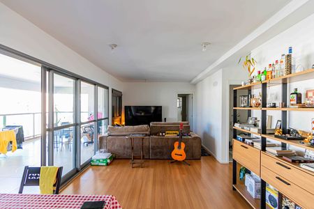 Sala de apartamento à venda com 2 quartos, 107m² em Vila Romana, São Paulo