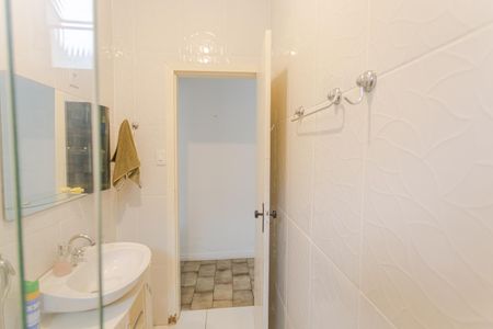 Casa para alugar com 120m², 2 quartos e 1 vaga Casa para alugar com 120m², 2 quartos e 1 vagaBanheiro Social