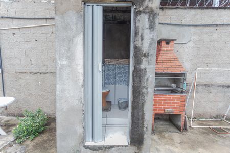 Casa para alugar com 120m², 2 quartos e 1 vaga Casa para alugar com 120m², 2 quartos e 1 vagaLavabo do Quintal/Piscina