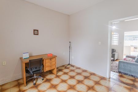 Quarto 1 de casa para alugar com 2 quartos, 120m² em Santa Tereza, Belo Horizonte