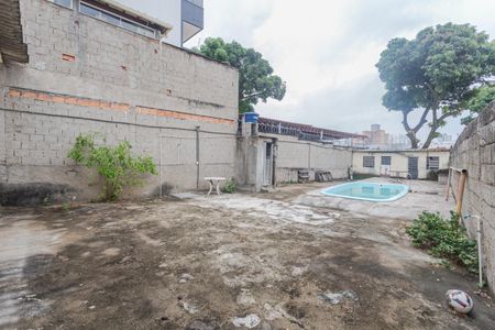 Casa para alugar com 120m², 2 quartos e 1 vaga Casa para alugar com 120m², 2 quartos e 1 vagaQuintal/Piscina
