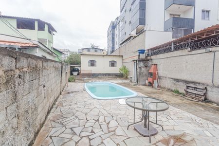 Casa para alugar com 120m², 2 quartos e 1 vaga Casa para alugar com 120m², 2 quartos e 1 vagaQuintal/Piscina