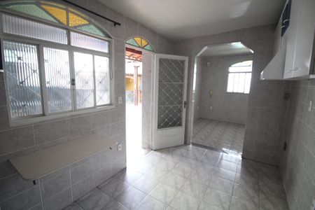 Casa para alugar com 300m², 5 quartos e 2 vagasCozinha
