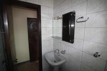 Casa para alugar com 300m², 5 quartos e 2 vagasBanheiro 2
