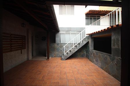 Casa para alugar com 300m², 5 quartos e 2 vagasQuintal