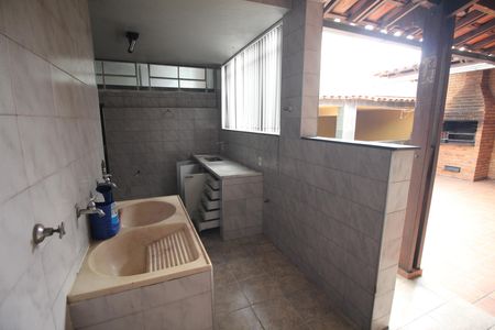 Casa para alugar com 300m², 5 quartos e 2 vagasÁrea de Serviço