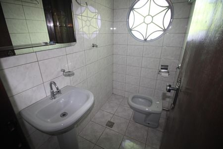 Casa para alugar com 300m², 5 quartos e 2 vagasBanheiro 2