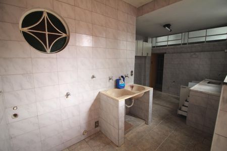 Casa para alugar com 300m², 5 quartos e 2 vagasÁrea de Serviço