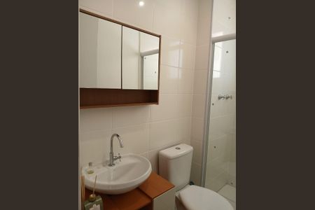 Banheiro de apartamento à venda com 2 quartos, 44m² em Piedade, Rio de Janeiro