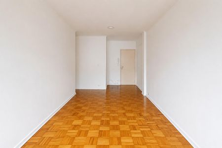 Apartamento para alugar com 65m², 3 quartos e sem vaga Apartamento para alugar com 65m², 3 quartos e sem vagaSala