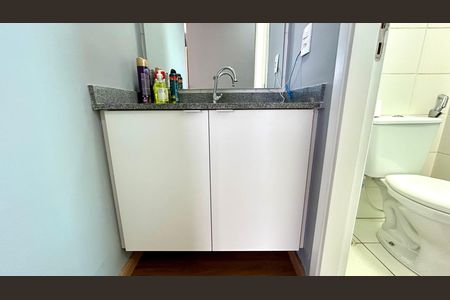 Apartamento para alugar com 48m², 2 quartos e 1 vaga Apartamento para alugar com 48m², 2 quartos e 1 vagaBanheiro