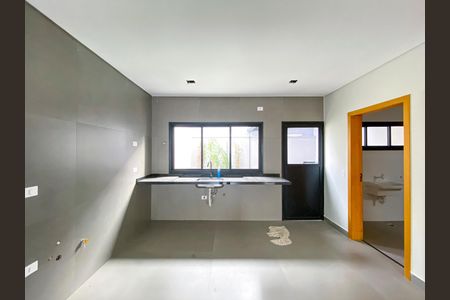 Casa à venda com 133m², 3 quartos e 2 vagas Casa à venda com 133m², 3 quartos e 2 vagasSala / Cozinha
