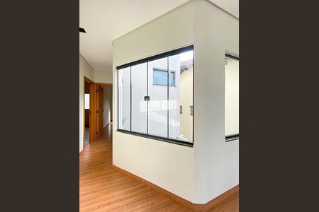 Casa à venda com 133m², 3 quartos e 2 vagas Casa à venda com 133m², 3 quartos e 2 vagasCorredor - Quartos