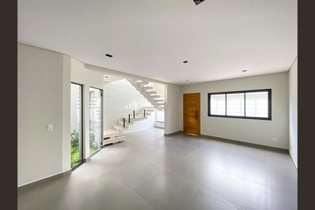Casa à venda com 133m², 3 quartos e 2 vagas Casa à venda com 133m², 3 quartos e 2 vagasSala / Cozinha