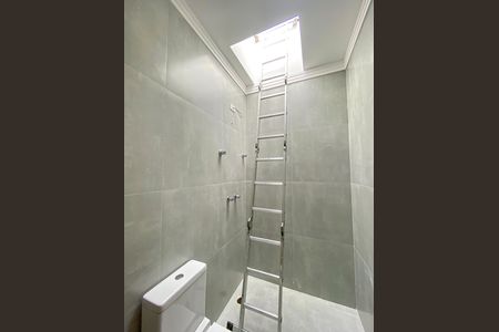 Casa à venda com 133m², 3 quartos e 2 vagas Casa à venda com 133m², 3 quartos e 2 vagasBanheiro da Suíte 2