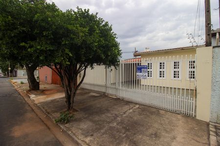 Casa para alugar com 194m², 3 quartos e 3 vagas Casa para alugar com 194m², 3 quartos e 3 vagasÁrea externa