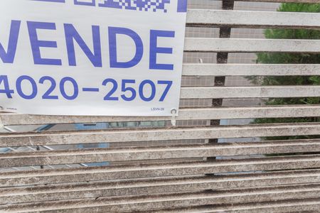 Apartamento à venda com 48m², 2 quartos e sem vaga Apartamento à venda com 48m², 2 quartos e sem vagaPlaquinha Instalada