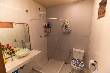 Casa para alugar com 70m², 2 quartos e 1 vaga Casa para alugar com 70m², 2 quartos e 1 vagaBanheiro da Suíte
