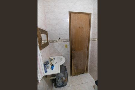 Casa para alugar com 70m², 2 quartos e 1 vaga Casa para alugar com 70m², 2 quartos e 1 vagaBanheiro Social