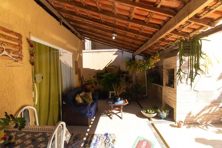 Casa para alugar com 70m², 2 quartos e 1 vaga Casa para alugar com 70m², 2 quartos e 1 vagaÁrea externa