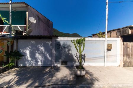Casa para alugar com 70m², 2 quartos e 1 vaga Casa para alugar com 70m², 2 quartos e 1 vagaFachada