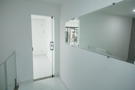 Casa à venda com 94m², 2 quartos e 1 vaga Casa à venda com 94m², 2 quartos e 1 vagaHall