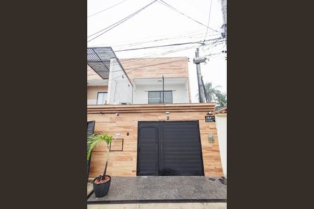 Casa à venda com 94m², 2 quartos e 1 vaga Casa à venda com 94m², 2 quartos e 1 vagaFachada