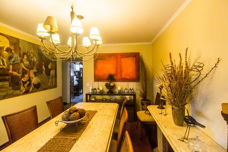 Apartamento à venda com 168m², 3 quartos e 2 vagas Apartamento à venda com 168m², 3 quartos e 2 vagasSala