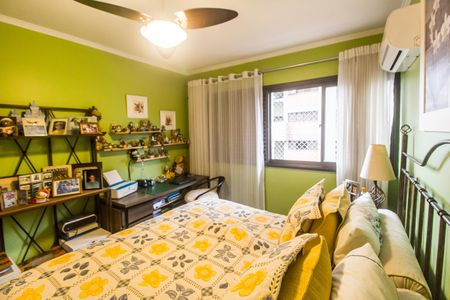 Apartamento à venda com 168m², 3 quartos e 2 vagas Apartamento à venda com 168m², 3 quartos e 2 vagasSuíte