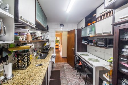 Apartamento à venda com 168m², 3 quartos e 2 vagas Apartamento à venda com 168m², 3 quartos e 2 vagasCozinha
