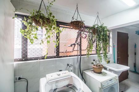 Apartamento à venda com 168m², 3 quartos e 2 vagas Apartamento à venda com 168m², 3 quartos e 2 vagasÁrea de Serviço