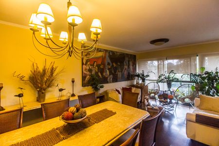 Apartamento à venda com 168m², 3 quartos e 2 vagas Apartamento à venda com 168m², 3 quartos e 2 vagasSala