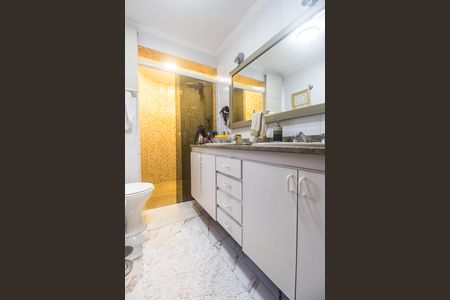 Apartamento à venda com 168m², 3 quartos e 2 vagas Apartamento à venda com 168m², 3 quartos e 2 vagasBanheiro da Suíte
