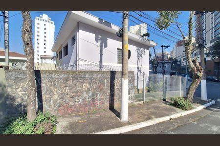 Casa à venda com 165m², 3 quartos e 3 vagas Casa à venda com 165m², 3 quartos e 3 vagasFachada