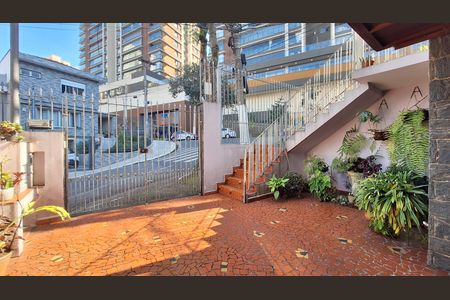 Casa à venda com 165m², 3 quartos e 3 vagas Casa à venda com 165m², 3 quartos e 3 vagasQuintal