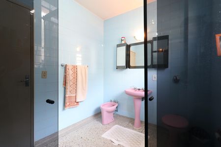 Casa à venda com 165m², 3 quartos e 3 vagasBanheiro