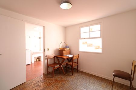 Casa à venda com 165m², 3 quartos e 3 vagasQuarto de Serviço