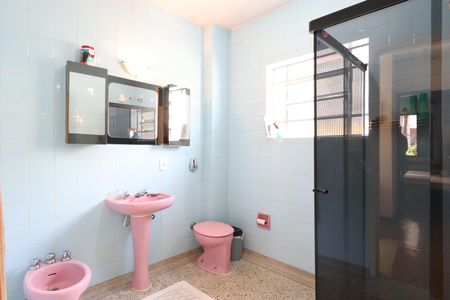 Casa à venda com 165m², 3 quartos e 3 vagasBanheiro