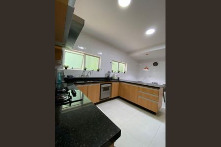 Casa de condomínio à venda com 320m², 5 quartos e 5 vagasCozinha