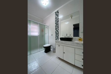 Casa de condomínio à venda com 320m², 5 quartos e 5 vagasBanheiro